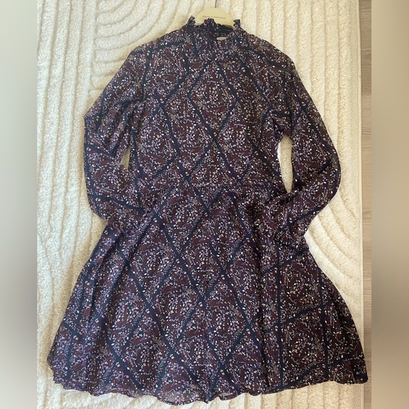 Vero Moda Dresses & Skirts - ⚓️ 2 for 10$ ☀️⚓️ Collared long sleeve mini dress
